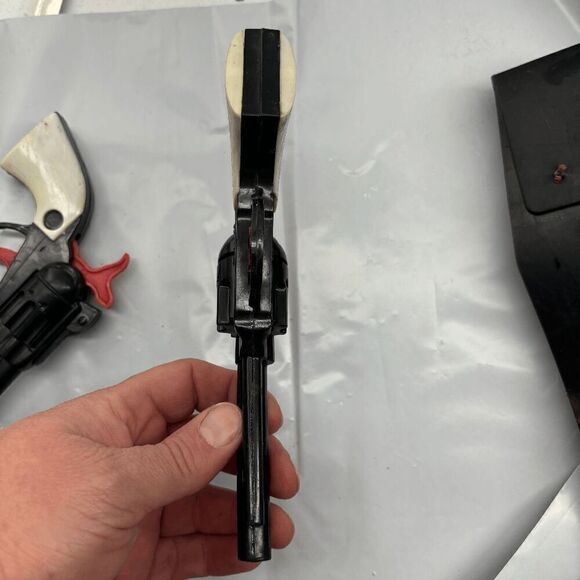 Vintage Hong Kong Made Cap Guns with Scabbards Black Gold Red White - Picture 10 of 11